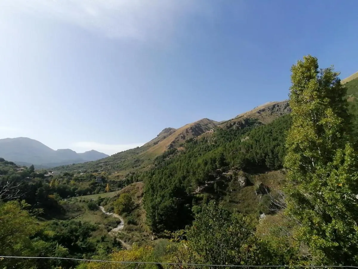 Al Belvedere Isnello 0*,  Italia